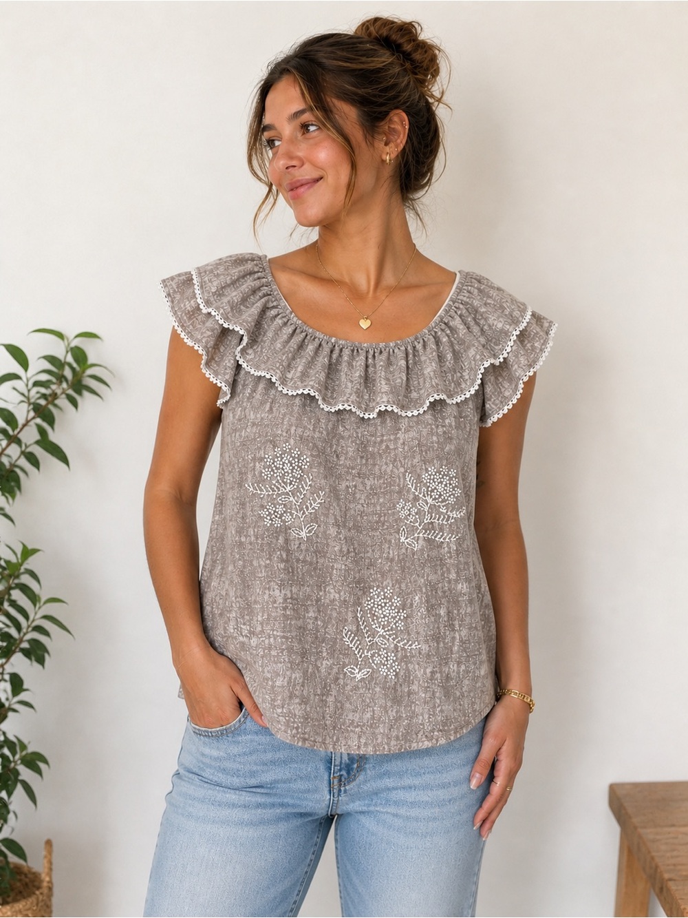 Boho Cottagecore Embroidered Peasant Top Gray Lace Collar Floral Romantic Praire